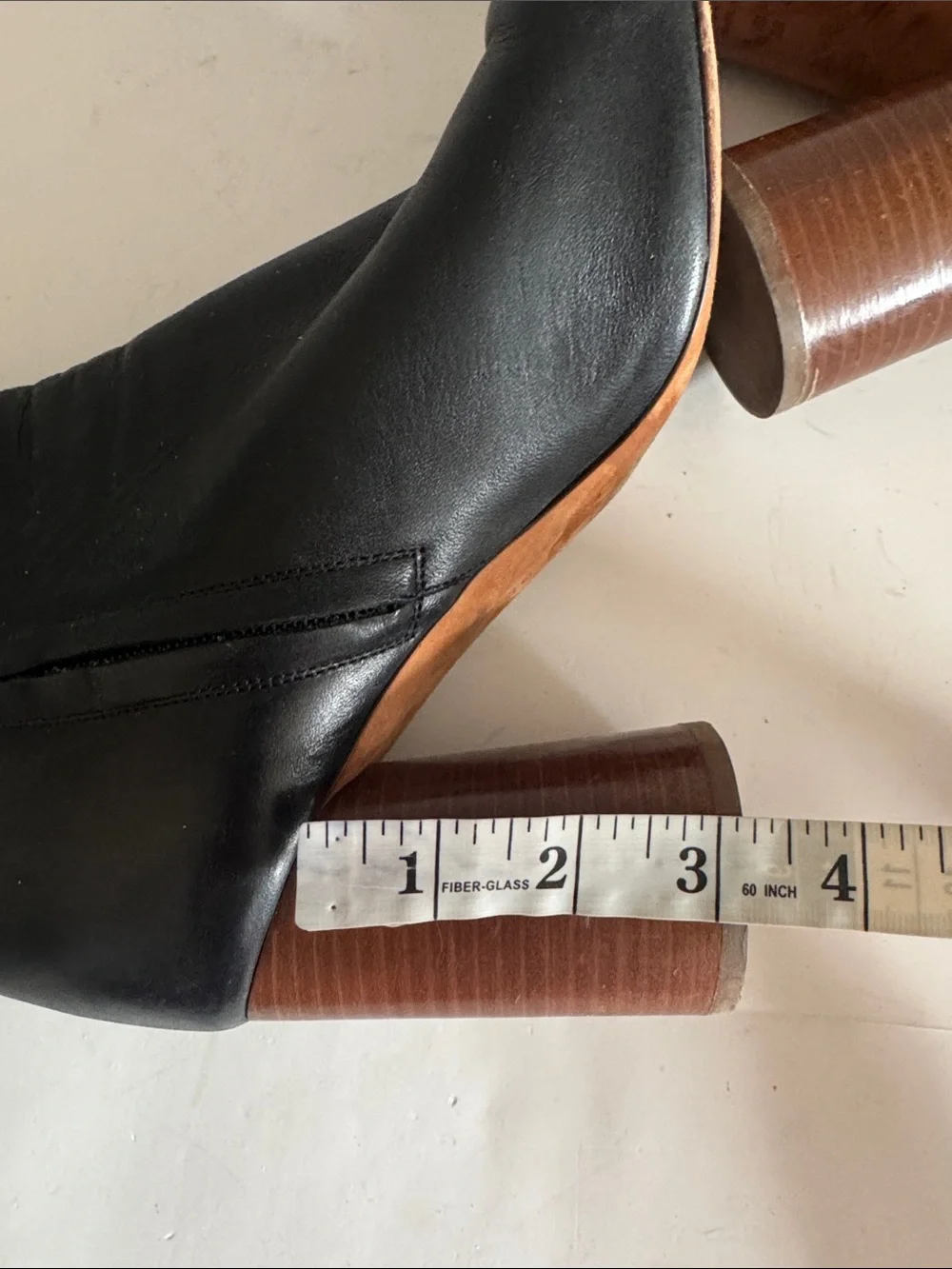 Vince Womens Black Leather Round Stacked Heel Ankle Boots size 10